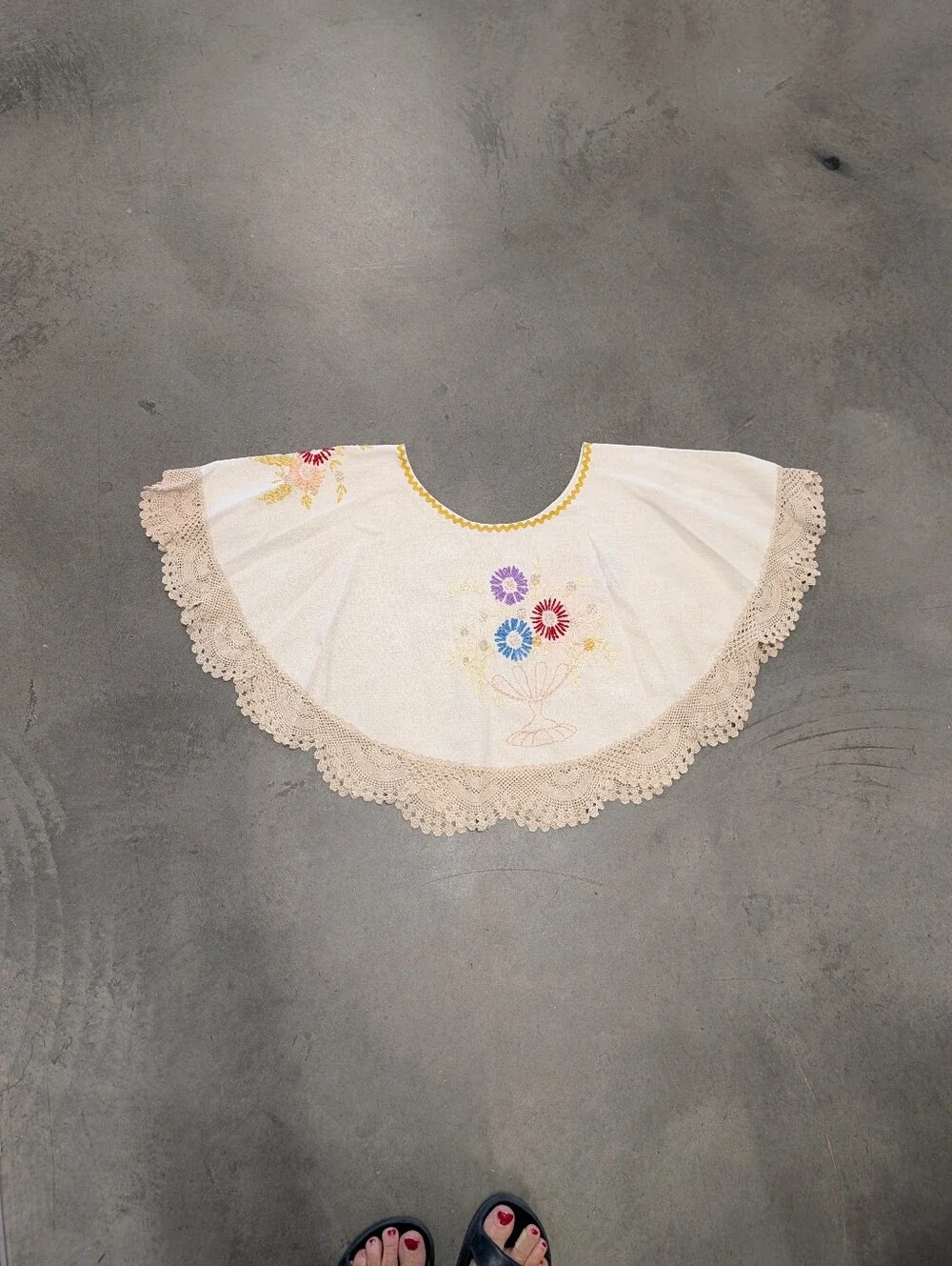 1 of 1 POPOVER TOP made from vintage tablecloth S